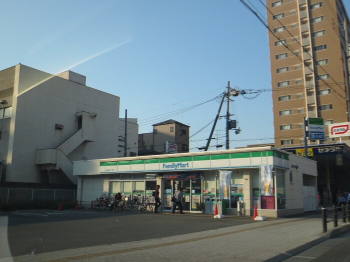 ファミリーマート 京阪本通二丁目店(コンビニ)まで169m ハイエストキャッスルマンション