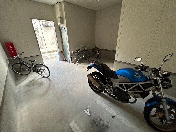 駐輪場 ルミエ月見山