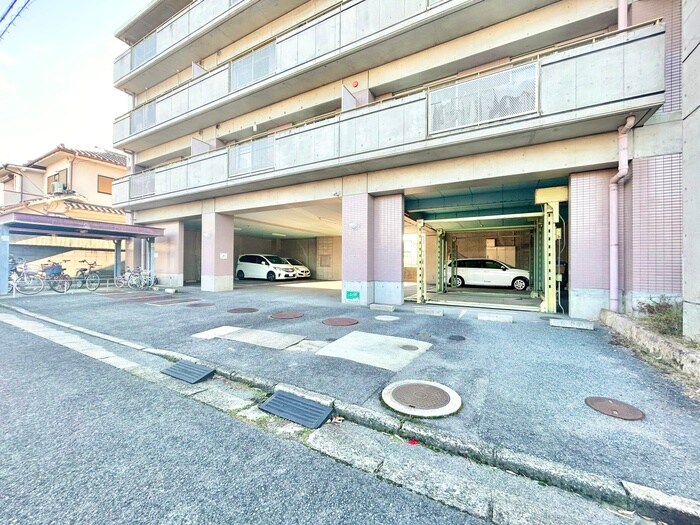 駐車場 Ｕ・ＣＯＵＲＴ　１０１