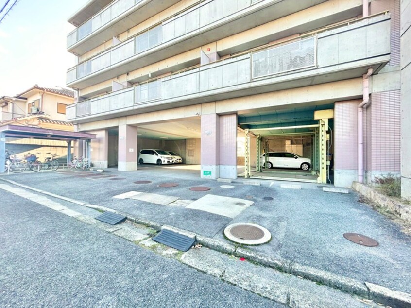 駐車場 Ｕ・ＣＯＵＲＴ　１０１