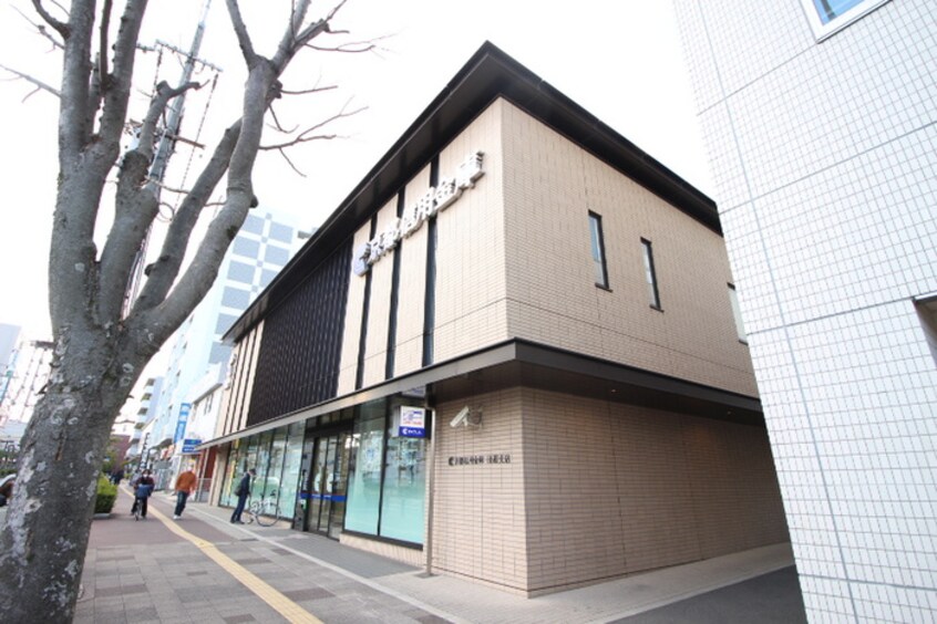 京都中央信用金庫(銀行)まで2900m ヴィラフロ－ラ