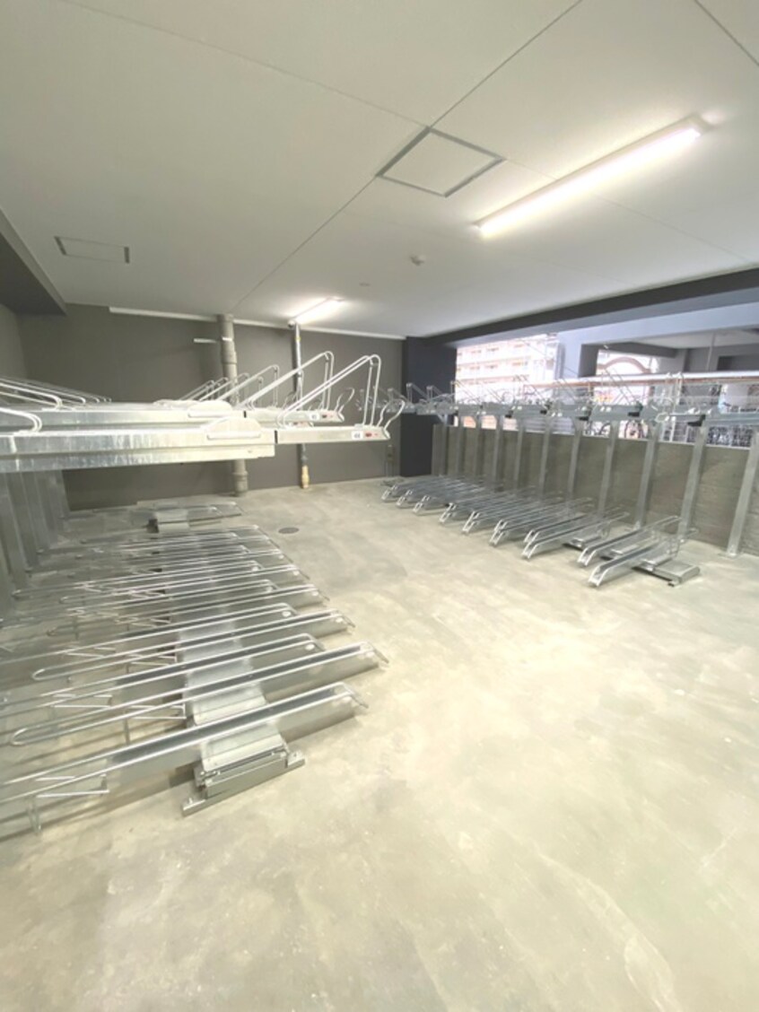 駐輪場 ｾﾚﾆﾃ新大阪ｸﾞﾗﾝﾃﾞ ｼｭｯﾄﾞ