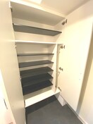 靴箱 ｾﾚﾆﾃ新大阪ｸﾞﾗﾝﾃﾞ ﾐﾘｭｰ