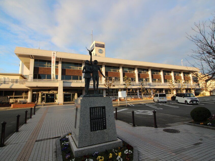 寝屋川市役所(役所)まで1000m キラク・ハイアットマンシオン