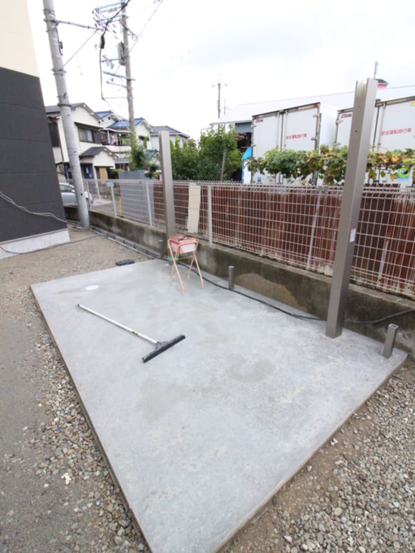 駐輪場 ステラウッド軽里