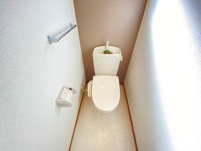 トイレ サニーガーデン　B