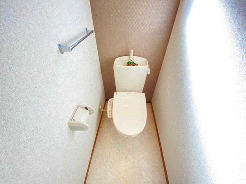 トイレ サニーガーデン　B