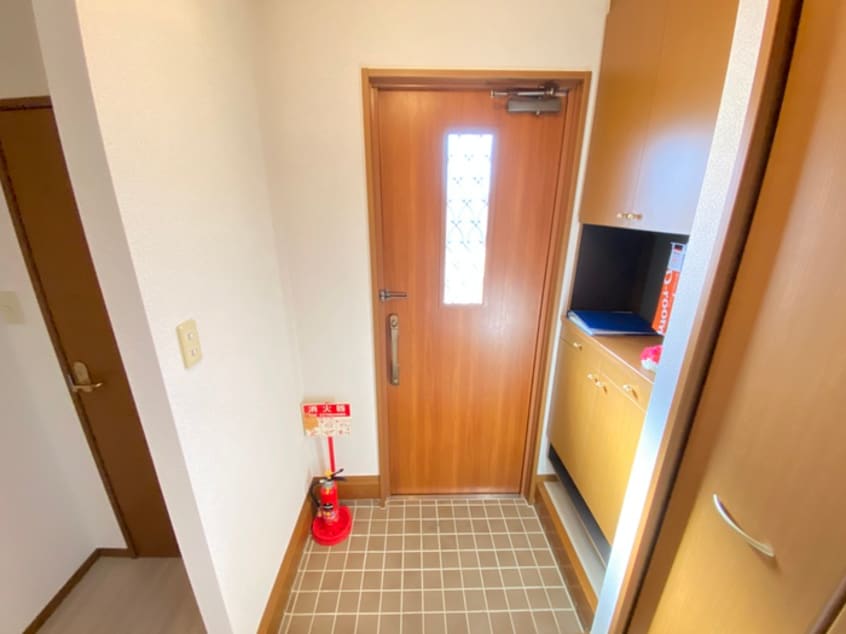 玄関 サニーガーデン　B