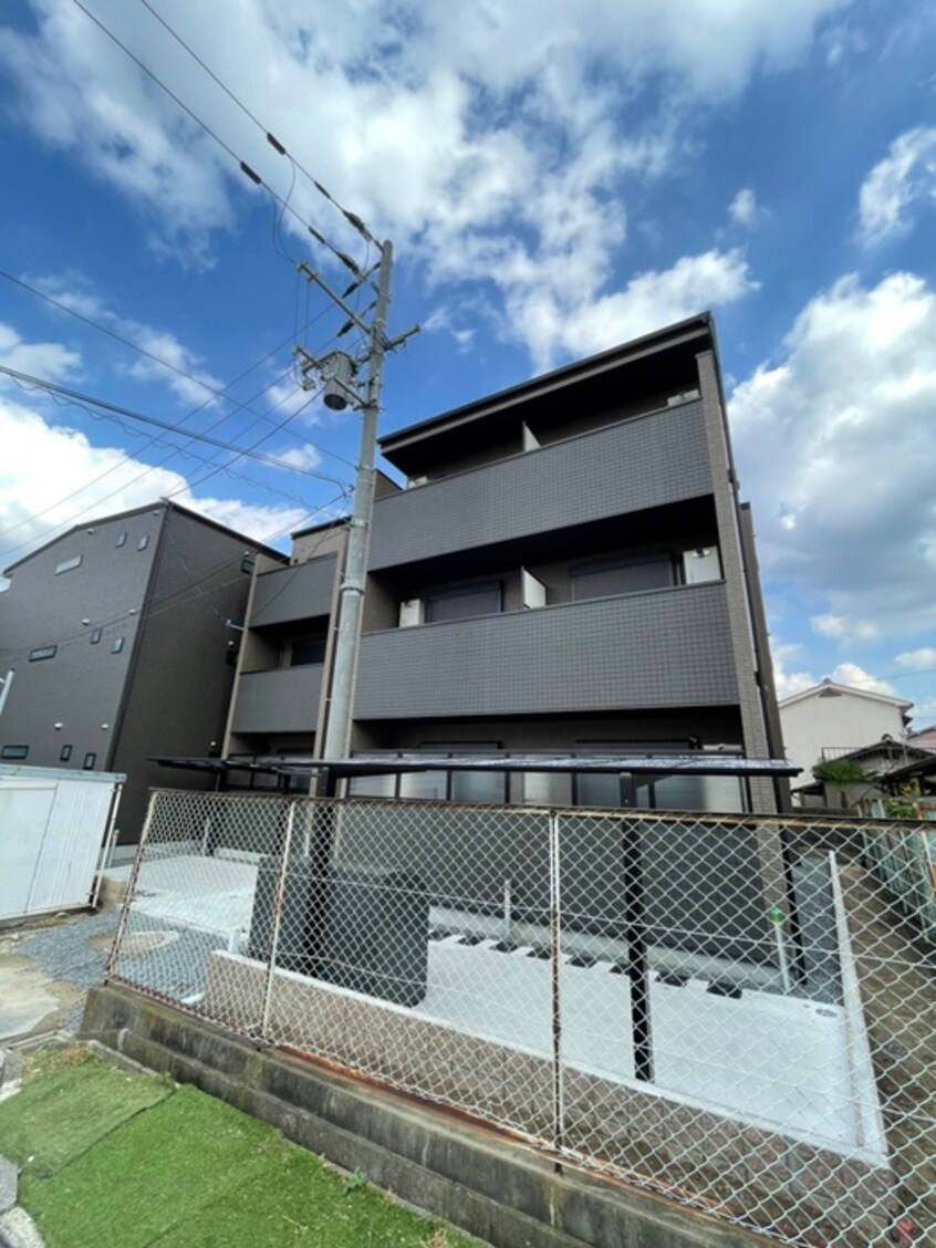 外観写真 セレニティ荒本B棟