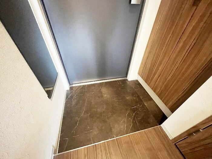 玄関 ウエリスア－バン守口