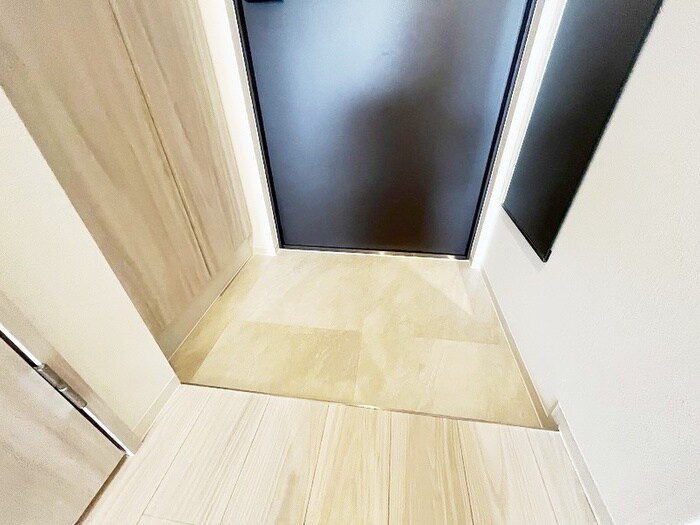 玄関 ウエリスア－バン守口