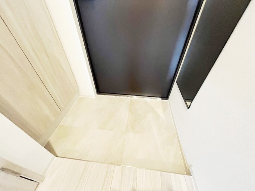 玄関 ウエリスア－バン守口