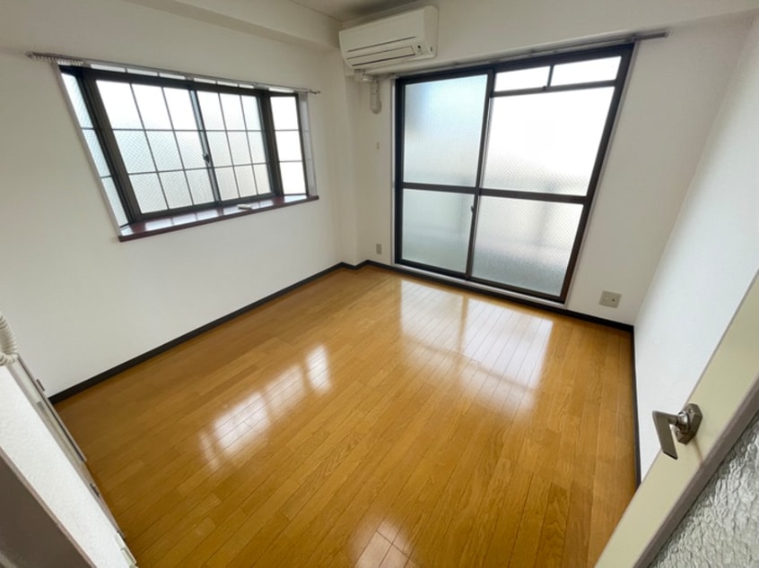 居室 アリ－ナツムラ