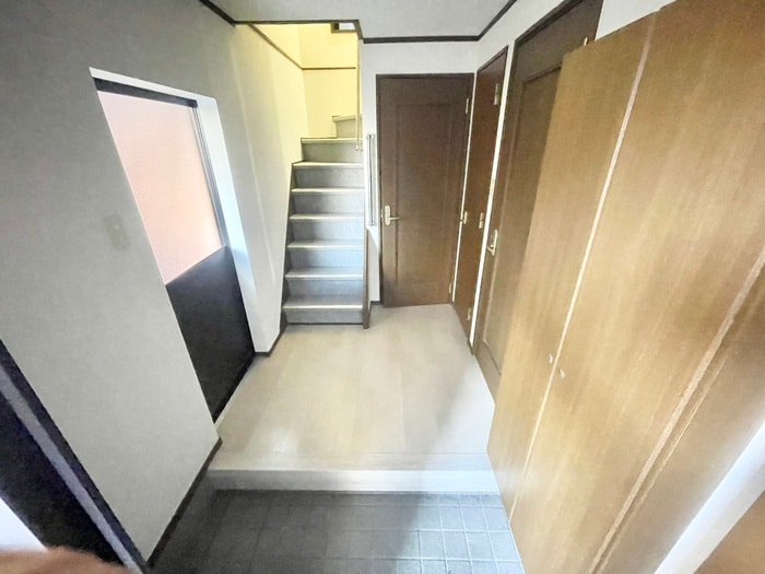 玄関 岸和田２丁目貸家