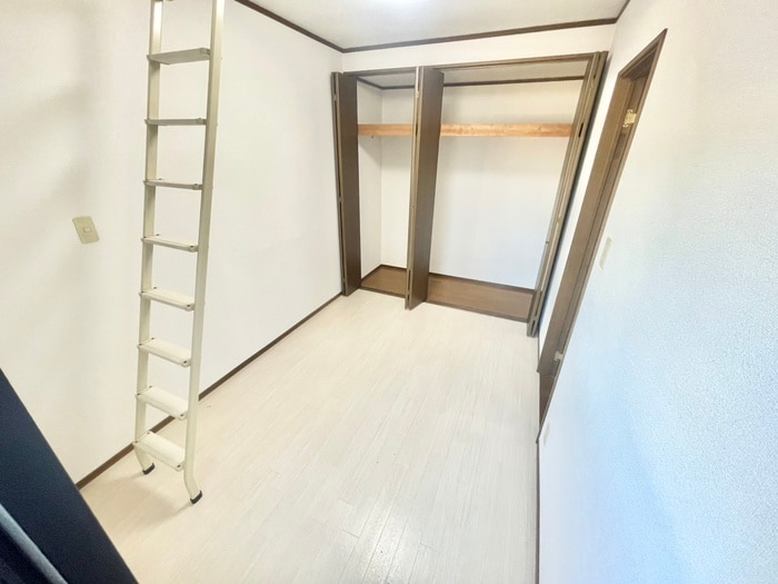 居室 岸和田２丁目貸家