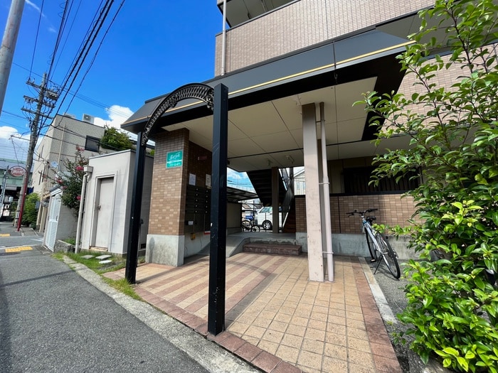 エントランス部分 アンソレイユ高木