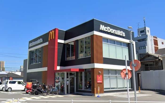 マクドナルド(ファストフード)まで300m グランドキャパ沢之町