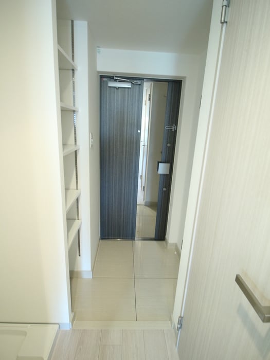 玄関 LUXENA　KADOMA