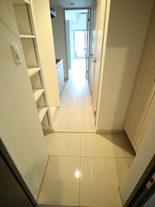 玄関 LUXENA　KADOMA