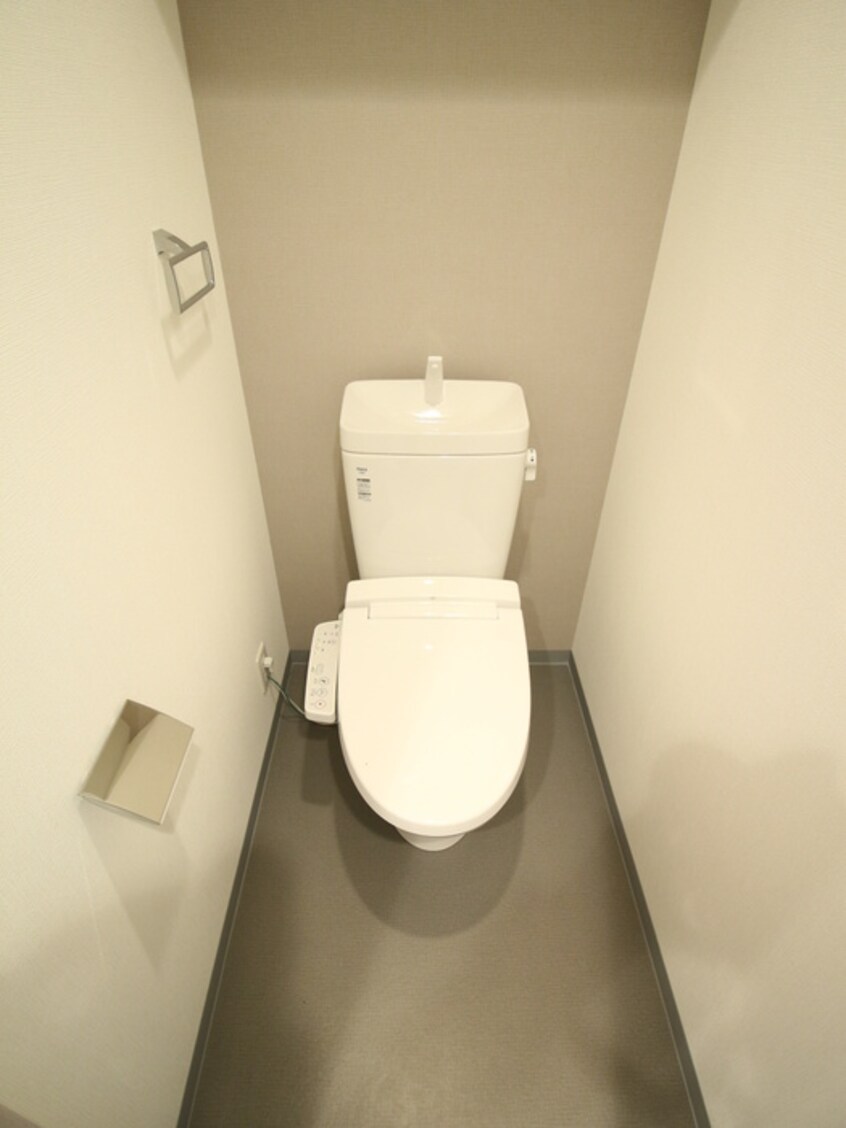 トイレ LUXENA　KADOMA