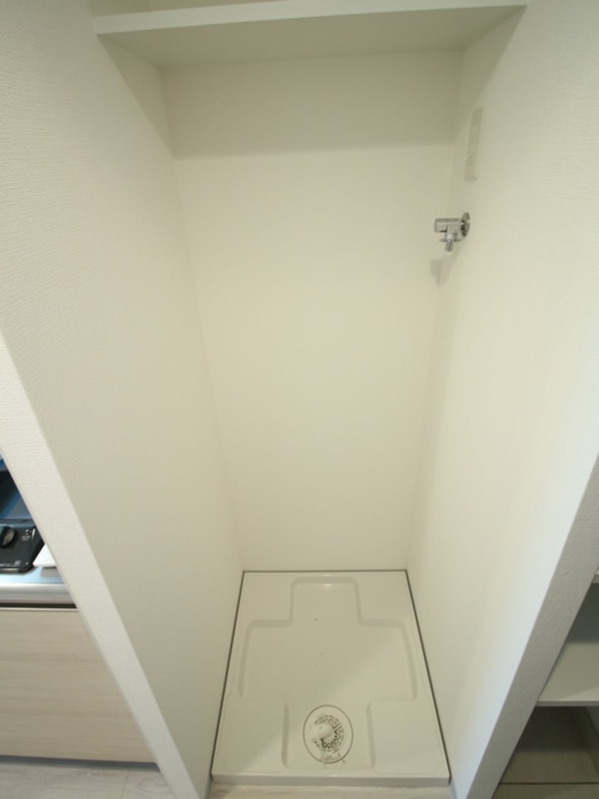 洗濯機置場 LUXENA　KADOMA