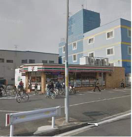 セブンイレブン(コンビニ)まで550m アルカディアII