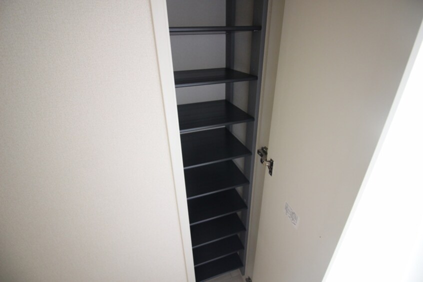 靴箱 BelleLead苗越