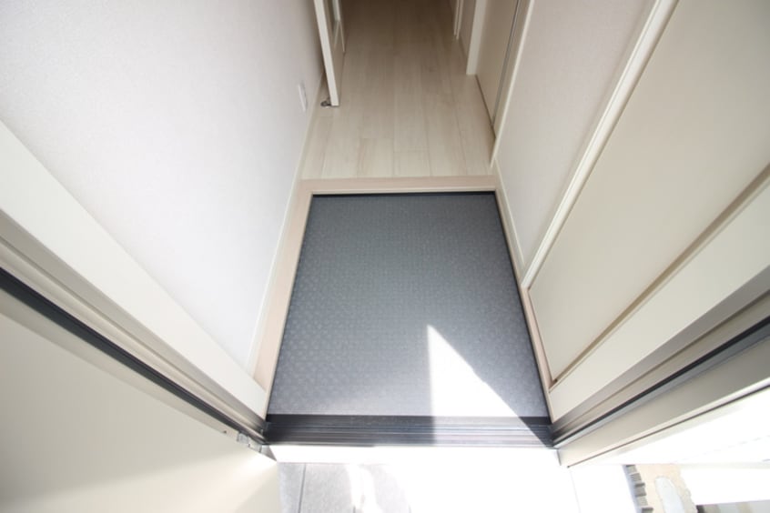 玄関 BelleLead苗越