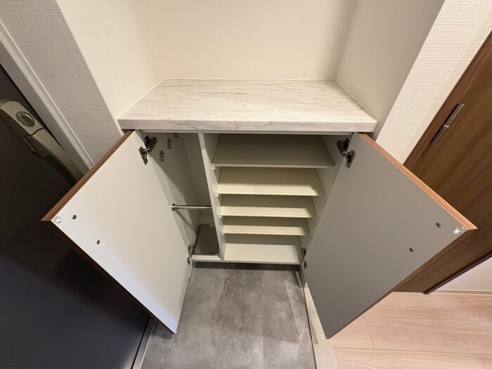 靴箱 仮）ﾌｧｰｽﾄﾌｨｵｰﾚ神戸ﾋﾟｱﾁｪｰﾚ