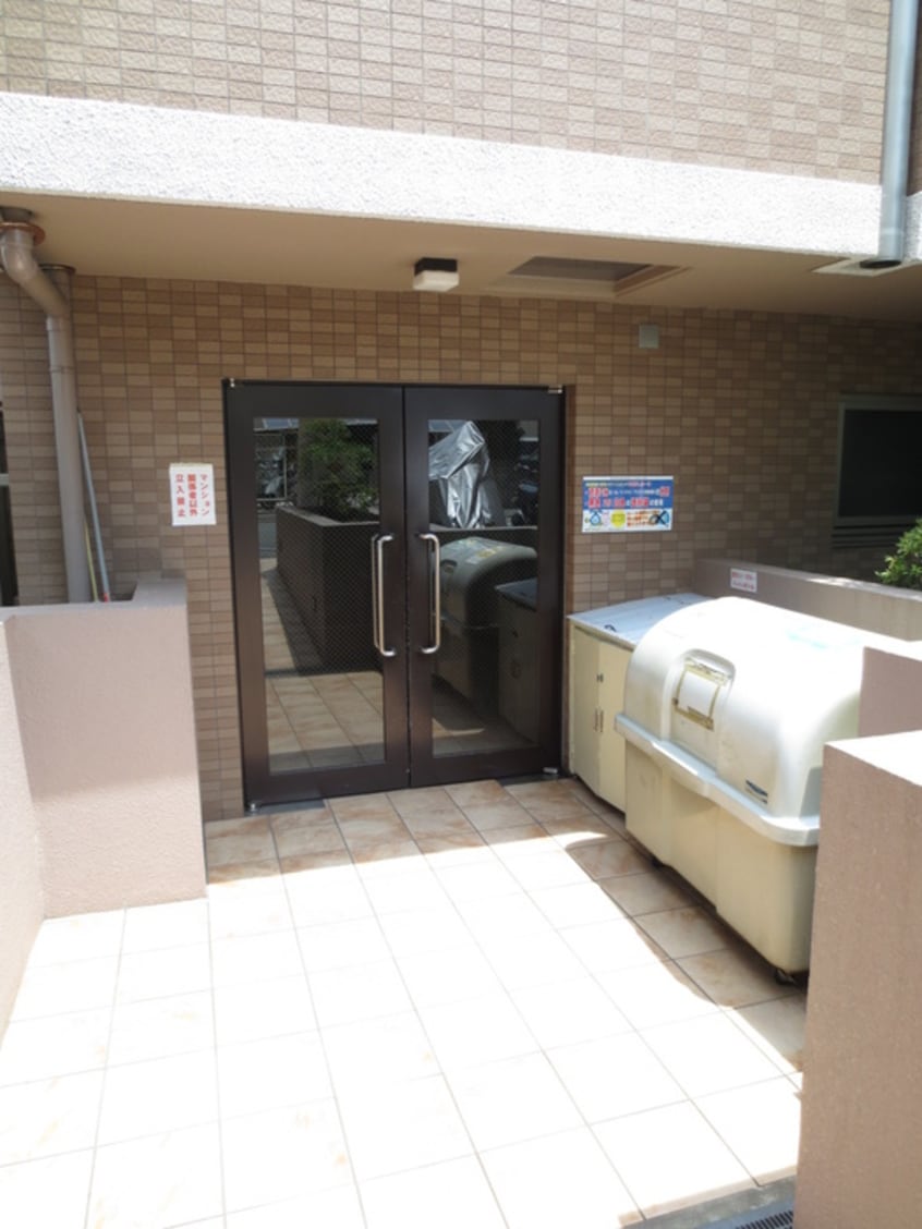 エントランス部分 メゾン・グロ－リ－