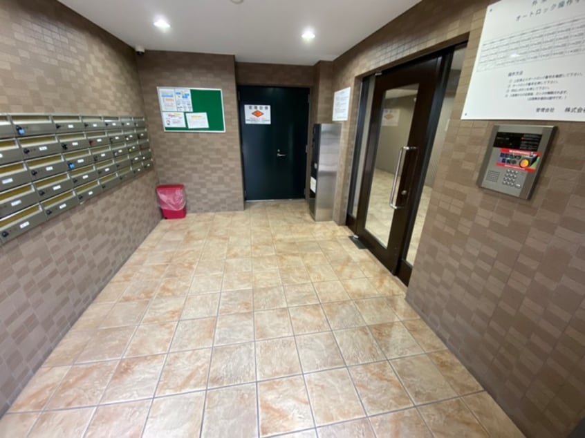 エントランス部分 メゾン・グロ－リ－