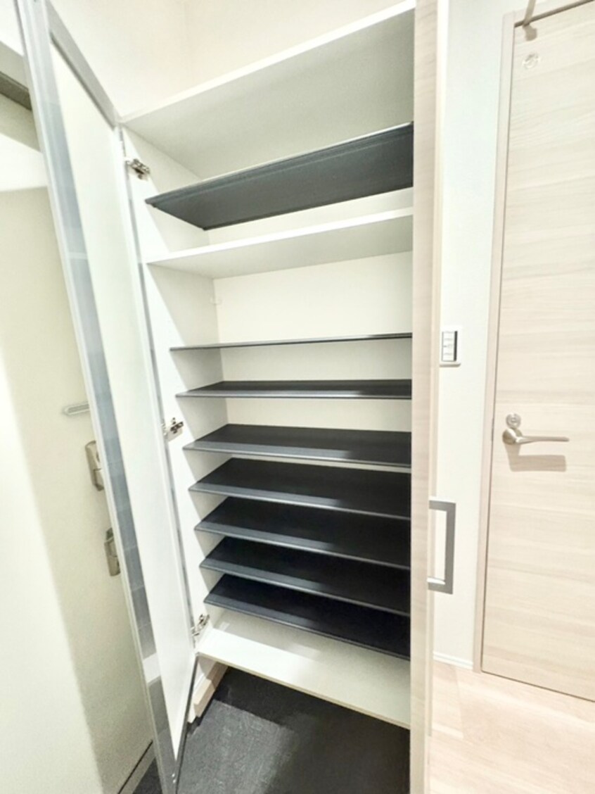 靴箱 Arendelle Sallier