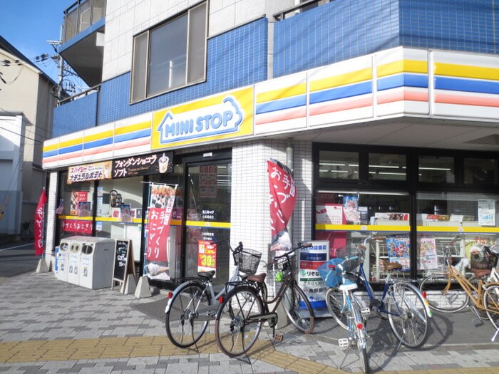 ミニストップ七条高倉店(コンビニ)まで120m ＳＫＹ　ＨＯＵＳＥ　ＶＯＬＶＯ