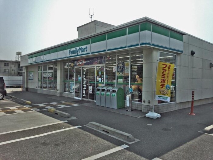 ファミリーマート加古川新野辺店(コンビニ)まで550m メゾンブランシュ
