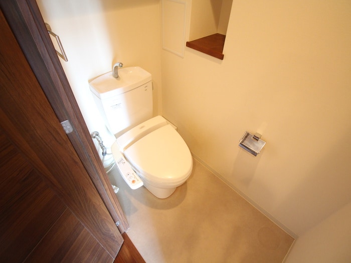 トイレ プラウド千里山田（506）