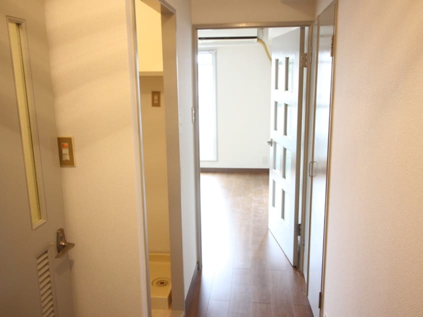 廊下 カサグランデ服部