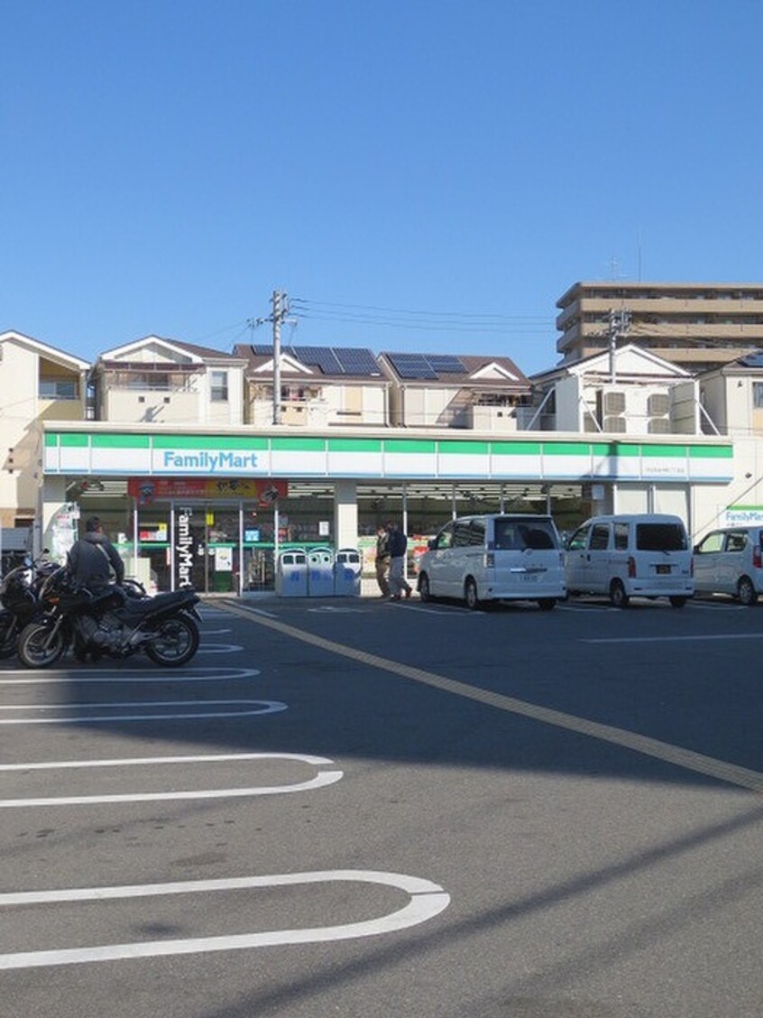 ファミリーマート佐太中町2丁目店(コンビニ)まで167m ヴィラ大日町