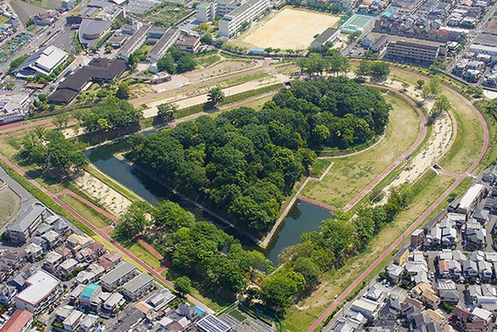 今城塚古墳(公園)まで600m メゾンあぶの