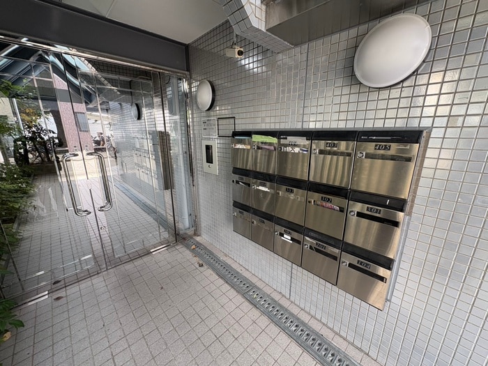 エントランス部分 イーデンハイツ永沢