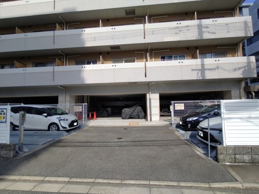 駐車場 ＳＥＲＥＮｉＴＥ江坂四番館