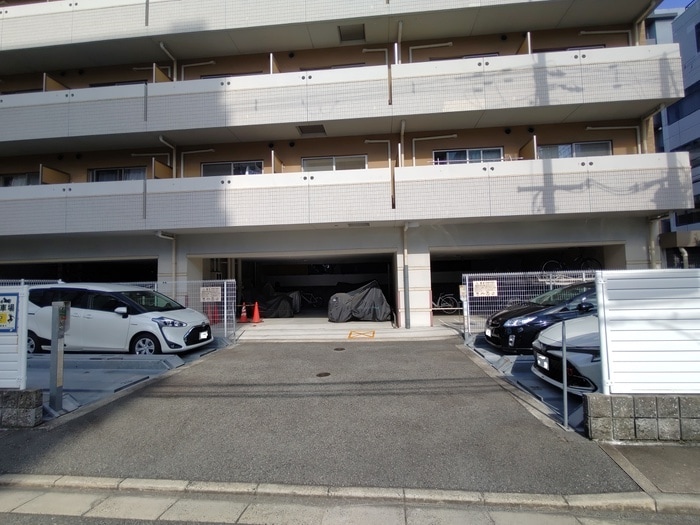 駐車場 ＳＥＲＥＮｉＴＥ江坂四番館
