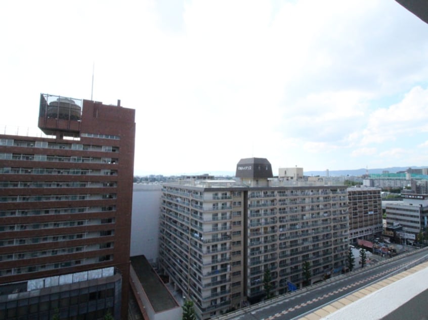 室内からの展望 アスール江坂３ｒｄ