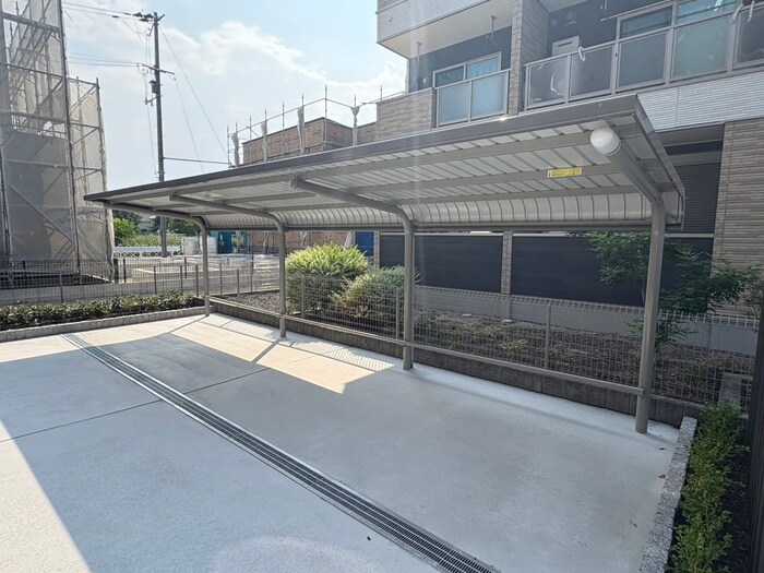 駐輪場 ウエストコミタリアⅢ