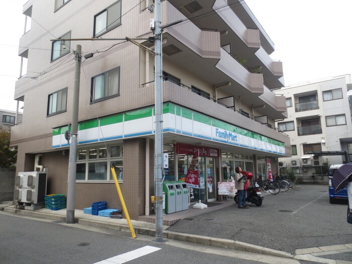 ファミリーマート(コンビニ)まで500m クレ－ルＢ棟