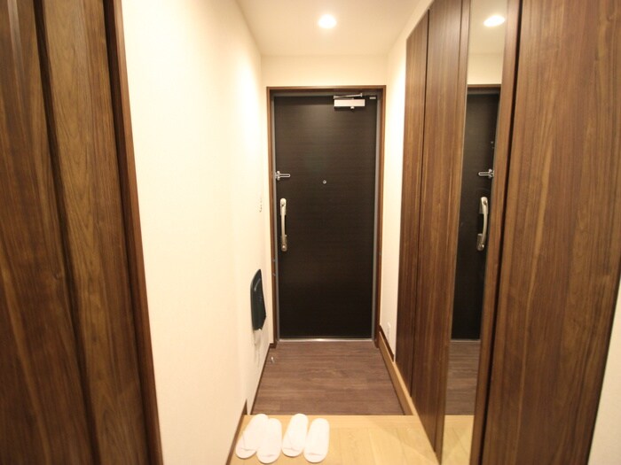 玄関 Ａ－ＣＵＢＥ　ＨＯＮＭＡＣＨＩ