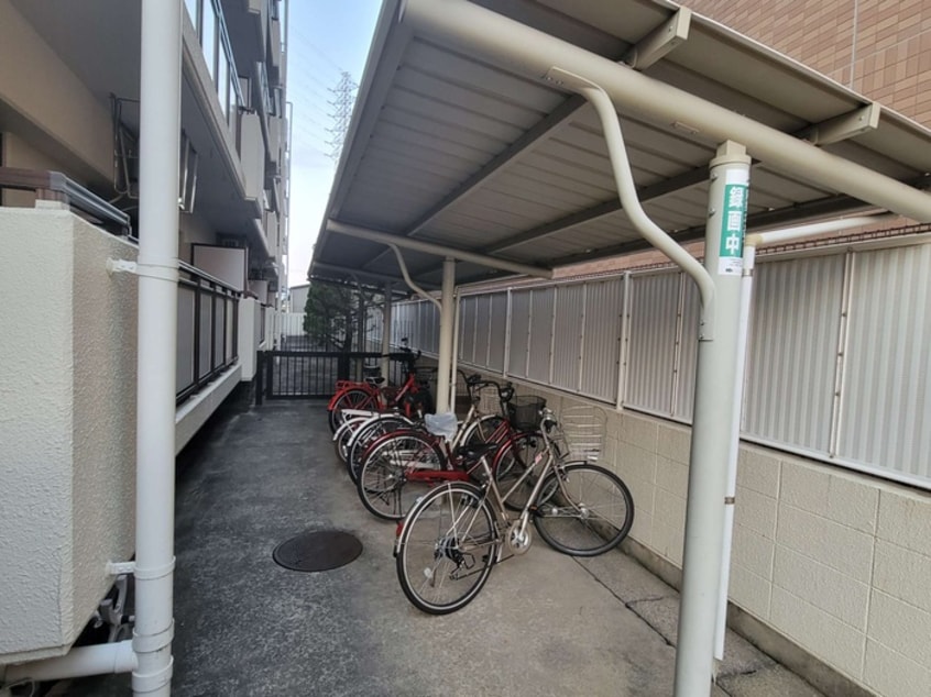 駐輪場 エクレール高辻