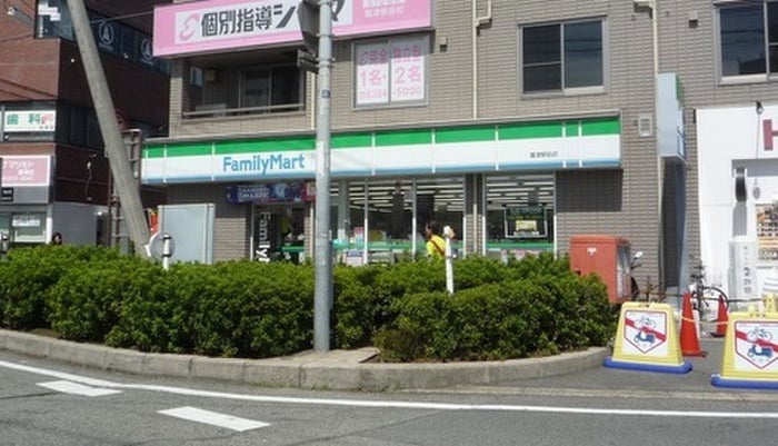 ファミリーマート(コンビニ)まで362m 仮)HGS TOYOTSU