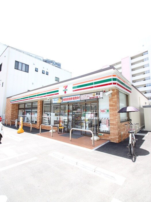 セブンイレブン大阪桜川二丁目店(コンビニ)まで140m フォーリアライズ難波シエロ