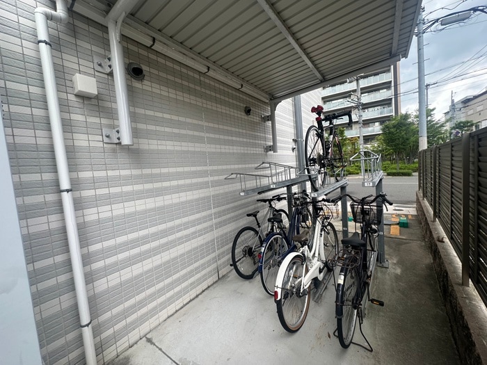 駐輪場 Mid Court Umekita