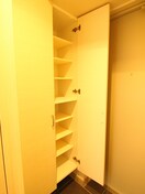 靴箱 Mid Court Umekita